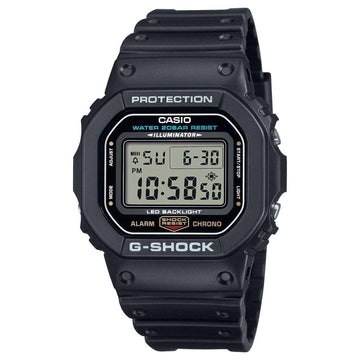 Casio G-Shock 5600 Series DW-5600UE-1ER με μαύρο καουτσούκ λουράκι και μαύρο ψηφιακό καντράν.